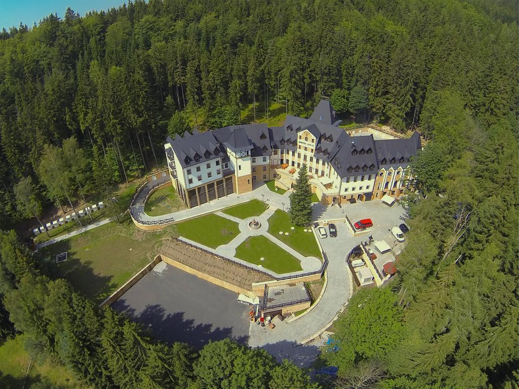 Zamek Luzec Spa & Wellness Resort Karlovy Vary Bagian luar foto